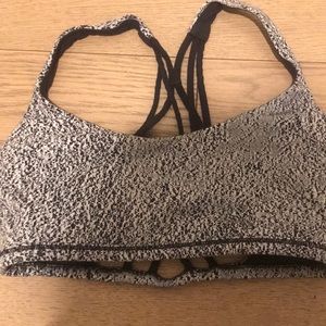 Lululemon bra size 4